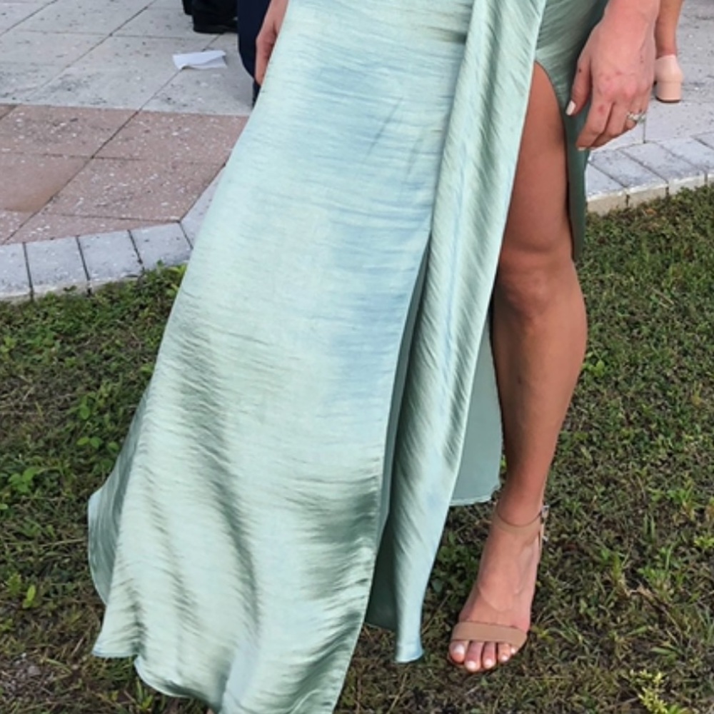 ASOS gown - Picture 3 of 7